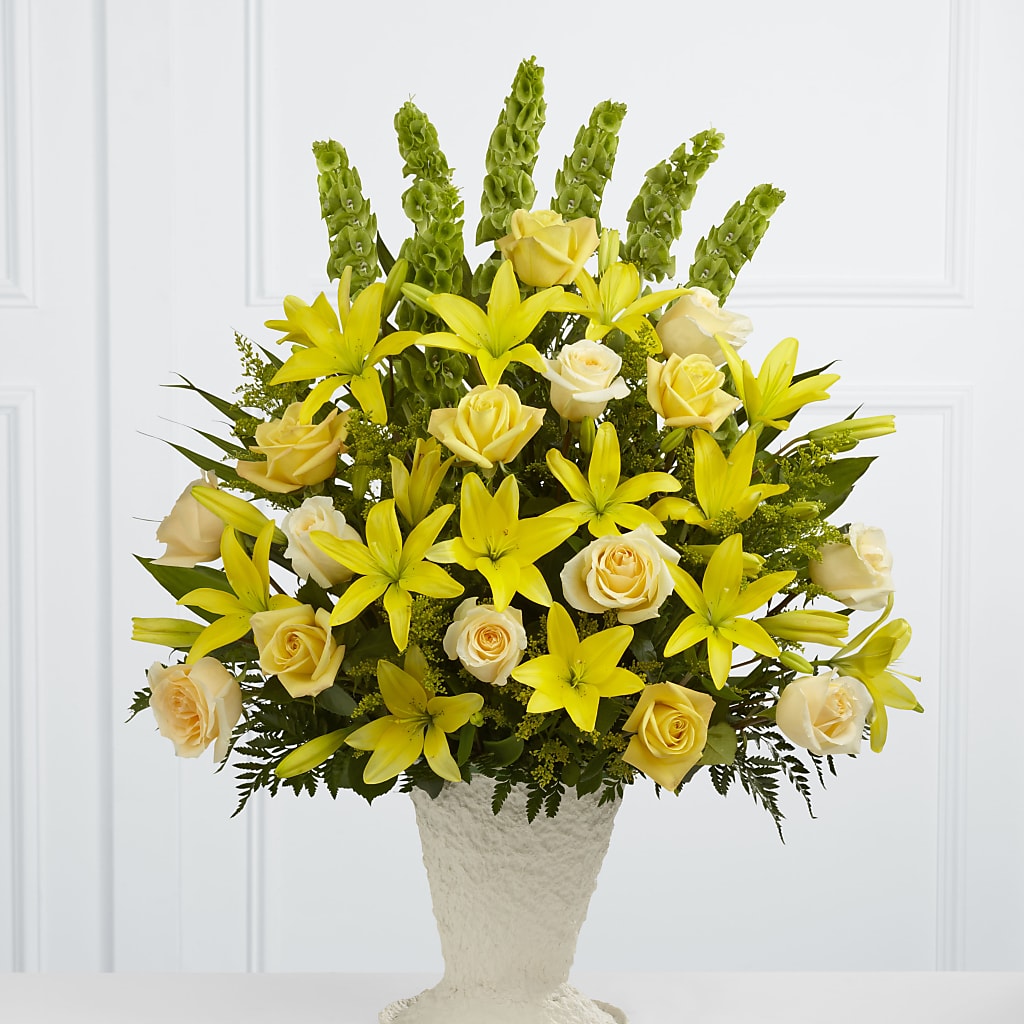 Golden Memories Arrangement – Lily And Rose, Nashville TN