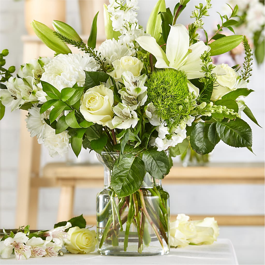Classic Ivory – A Florist Original – Lily And Rose, Nashville TN
