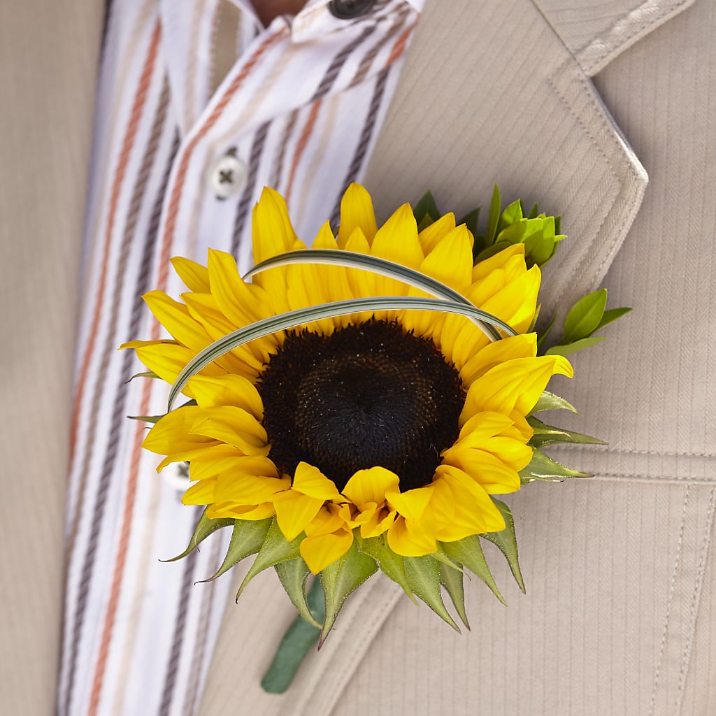 Free Spirit Boutonniere – Lily And Rose, Nashville TN